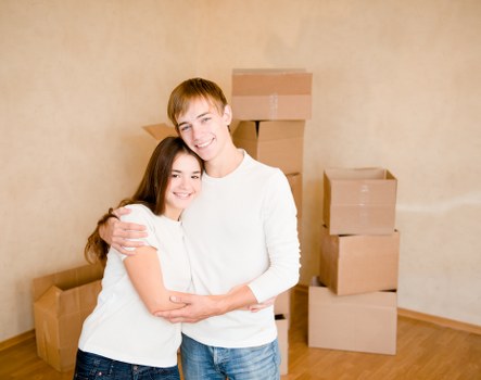 Local moving team handling access challenges in Putney
